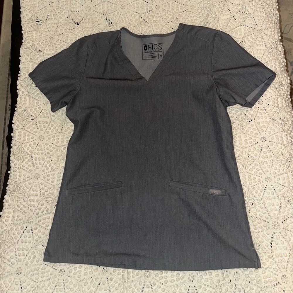 FIGS Scrubs Set - Picture 5 of 16